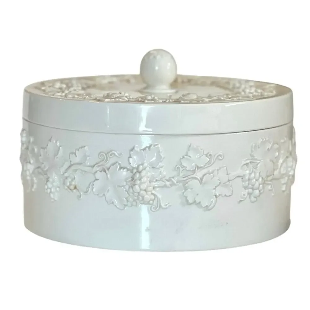 Wedgwood Queens Ware Embossed Trinket Box Grape Vine Etruria England